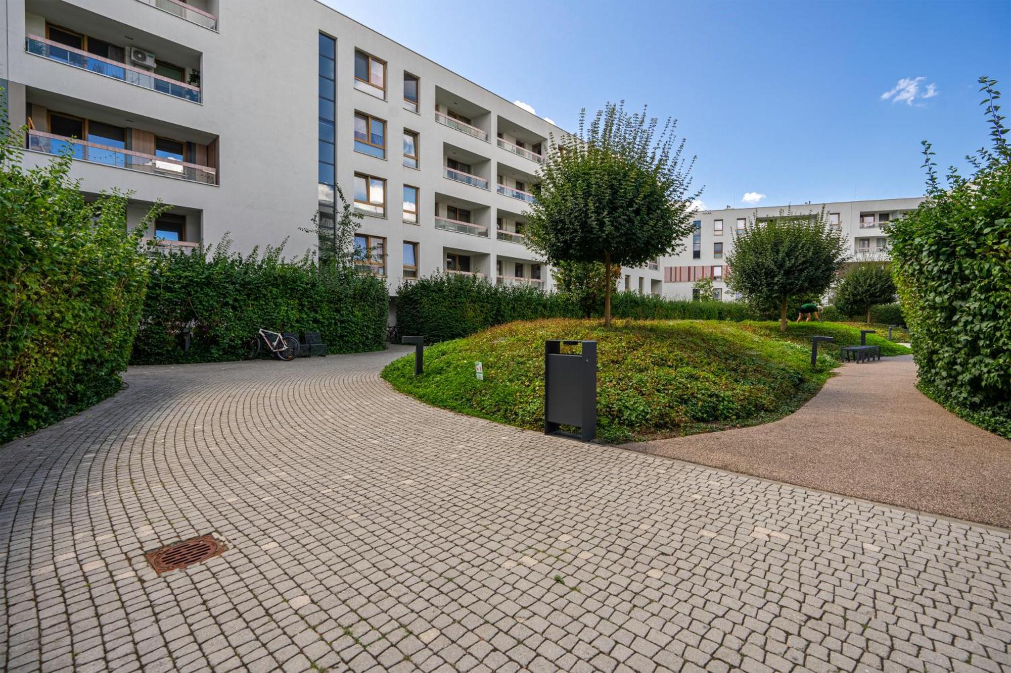 Leilighet Wola - Parking, Balcony, Quiet & Quarter - By Rentujemy *